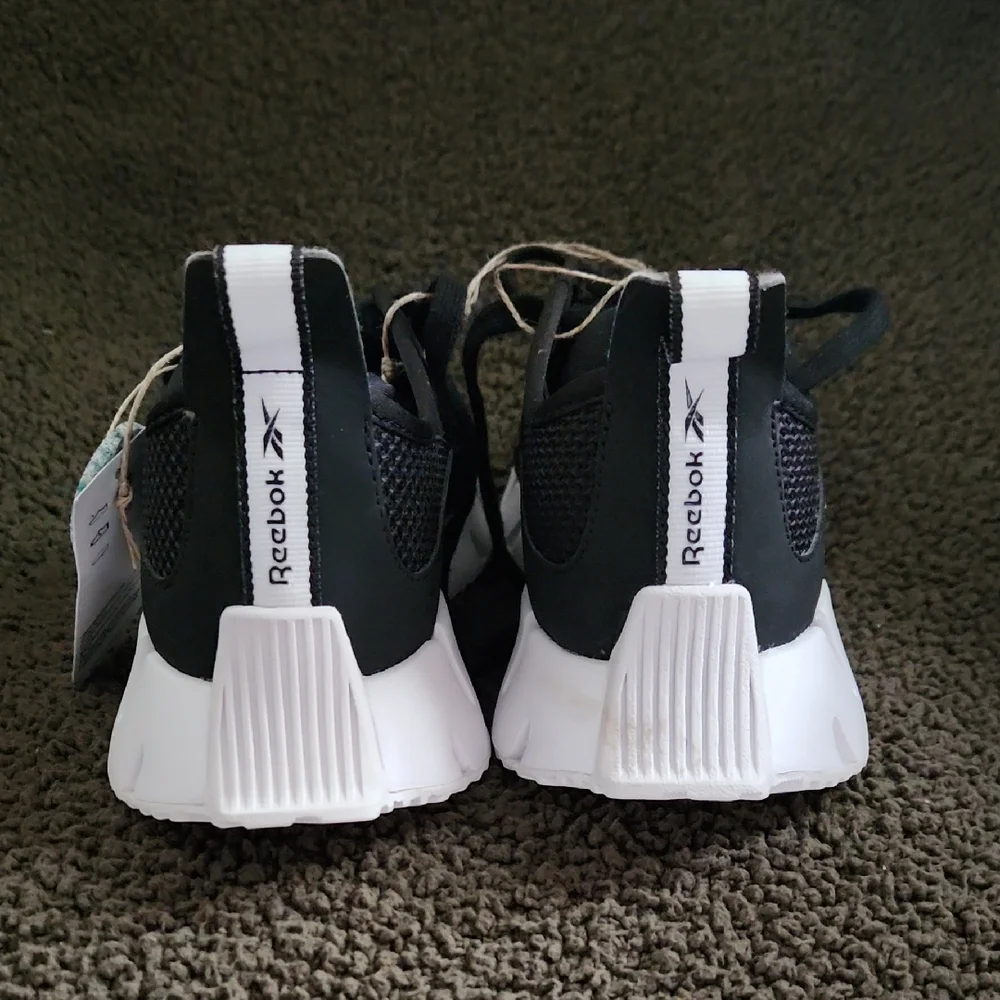 NWT Reebok Women's Sneakers - Picture 5 of 5
